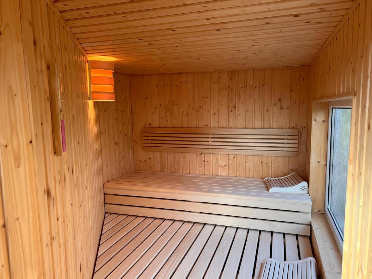 Relaxoase ***** Villa Krakow am See Bagian luar foto